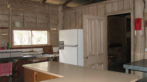 TreeTops Log Cabin - Accommodation Whitsundays 1