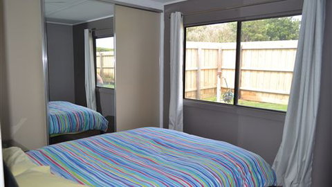 House On The Hill Port Campbell - Accommodation Whitsundays 3