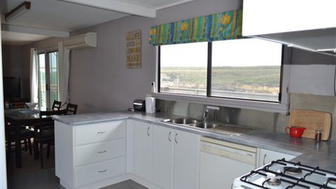 House On The Hill Port Campbell - Accommodation Whitsundays 5