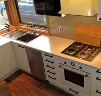 Wallace's - Crystal Creek Chalet 1 - Accommodation Whitsundays