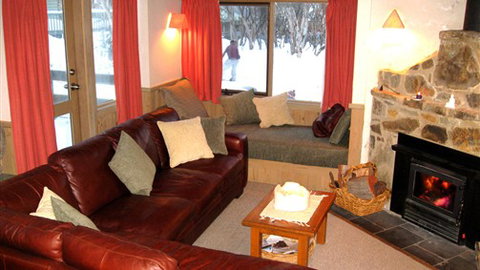 Wallace's - Crystal Creek Chalet 1 - Accommodation Whitsundays 2