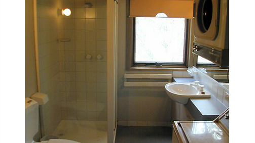 Wallace's - Crystal Creek Chalet 1 - Accommodation Whitsundays 4