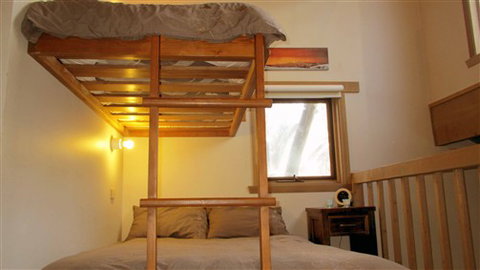 Wallace's - Crystal Creek Chalet 1 - Accommodation Whitsundays 3