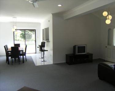 A Beach 'N Reef Motel - Accommodation Whitsundays 0