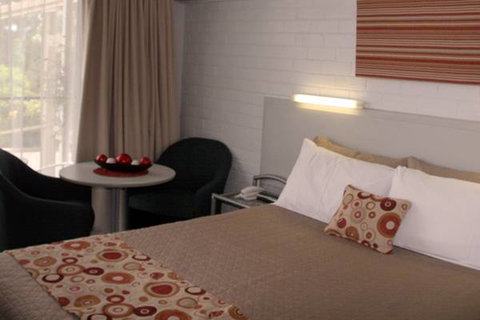 Adina Place Motel Apartments - Accommodation Whitsundays 0