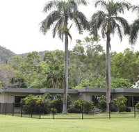 Arcadia Village Motel - Accommodation Whitsundays