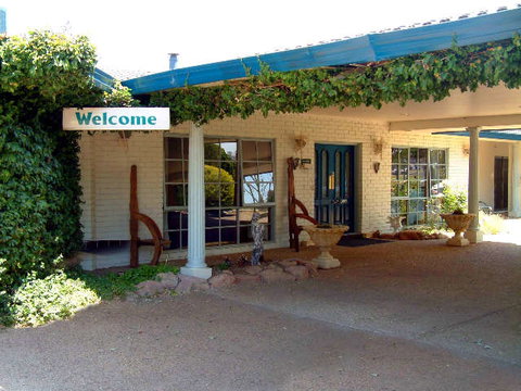 Australian Homestead - Accommodation Whitsundays 0
