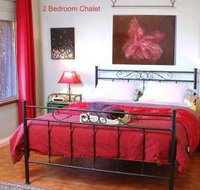 Bettenay's Lakeside Loft Spa Apartment - Accommodation Whitsundays