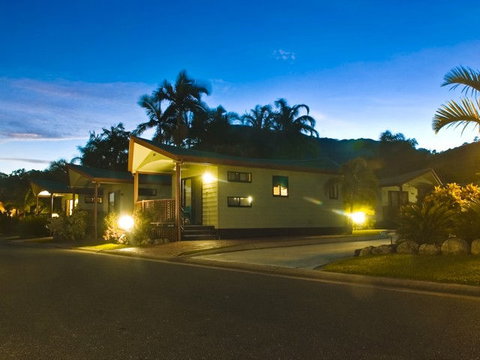 Cairns Coconut Holiday Resort - Accommodation Whitsundays 4