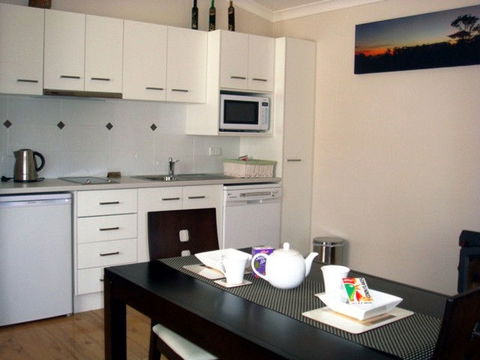 Camelot Boutique Accommodation - Accommodation Whitsundays 2