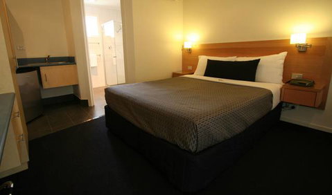 Hamilton Town House Motel On Shakespeare - Accommodation Whitsundays 0