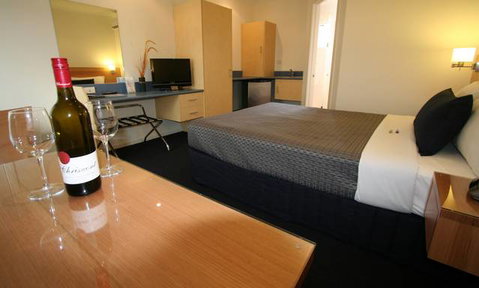 Hamilton Town House Motel On Shakespeare - Accommodation Whitsundays 1