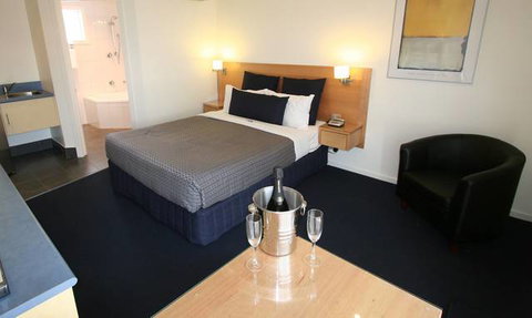 Hamilton Town House Motel On Shakespeare - Accommodation Whitsundays 2