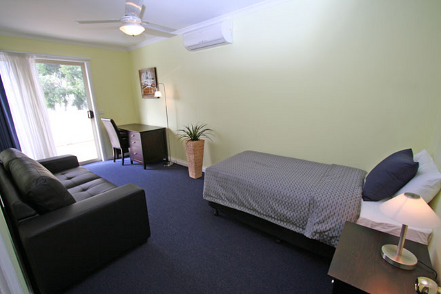 Hamilton Town House Motel On Shakespeare - Accommodation Whitsundays 7