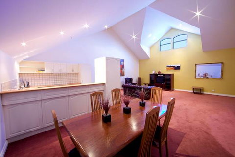 Hotel Northbridge - Accommodation Whitsundays 0