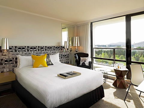 QT Canberra - Accommodation Whitsundays 0
