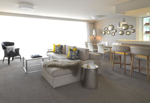 QT Canberra - Accommodation Whitsundays 7