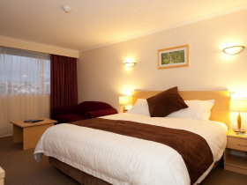 BEST WESTERN Balmoral Motor Inn - Accommodation Whitsundays 1
