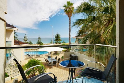 Seashells Scarborough - Accommodation Whitsundays 0