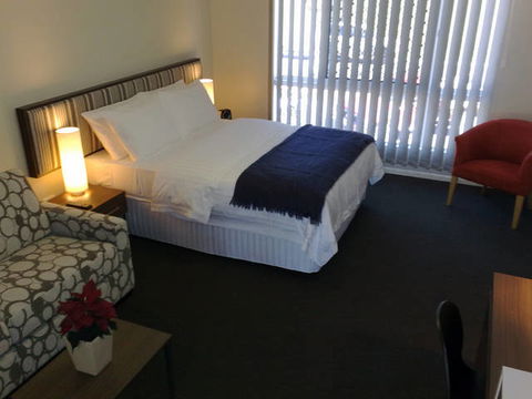 Tropixx Motel And Restaurant - Accommodation Whitsundays 2