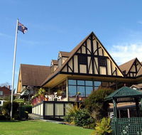 Village Family Motor Inn - Accommodation Whitsundays