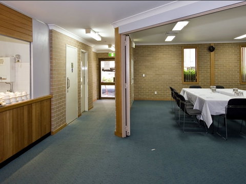 Wesley Lodge - Accommodation Whitsundays 3