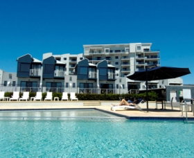 Assured Ascot Quays Apartment Hotel - Accommodation Whitsundays 0