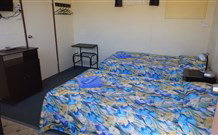 Bluey Motel - Lightning Ridge - Accommodation Whitsundays 1