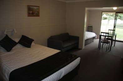 Snowy Mountains Motel - Accommodation Whitsundays 0