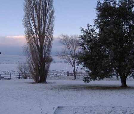 Snowy Mountains Motel - Accommodation Whitsundays 1