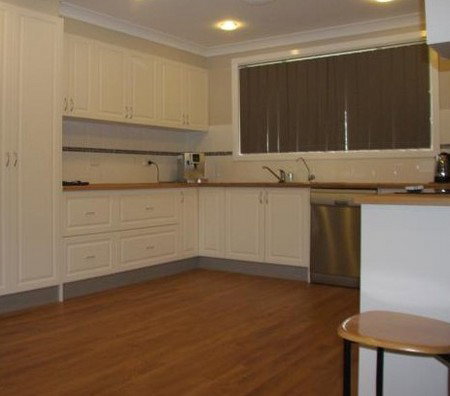 Snowy Mountains Motel - Accommodation Whitsundays 2