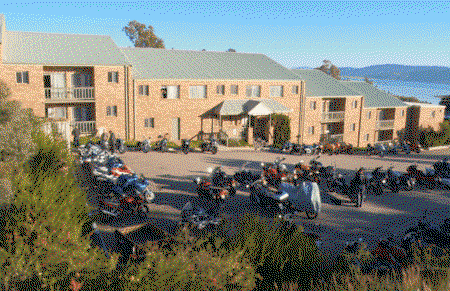 Acacia Snowy Motel - Accommodation Whitsundays 3
