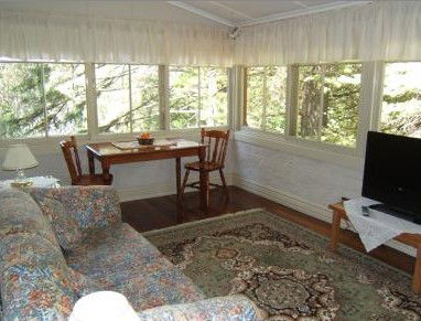 Whispering Pines - Accommodation Whitsundays 2