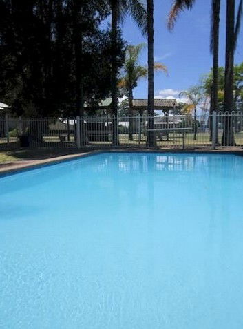 Motto Farm Motel - Accommodation Whitsundays 0
