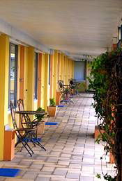 Arkana Motel - Accommodation Whitsundays 0