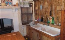 Aberfeldie Cottage B And B - Accommodation Whitsundays 2