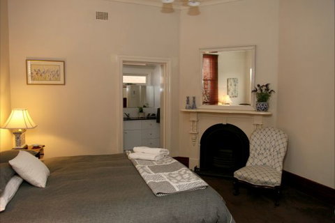 Apartments On-The-Park: The Studio - Accommodation Whitsundays 2