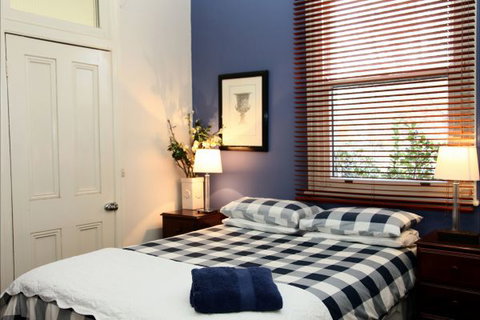 Apartments On-The-Park: The Studio - Accommodation Whitsundays 3