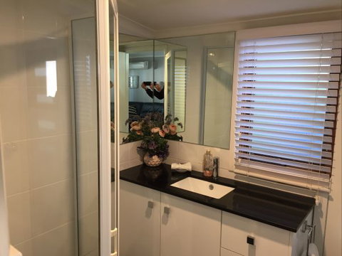 Apartments On-The-Park: The Studio - Accommodation Whitsundays 12