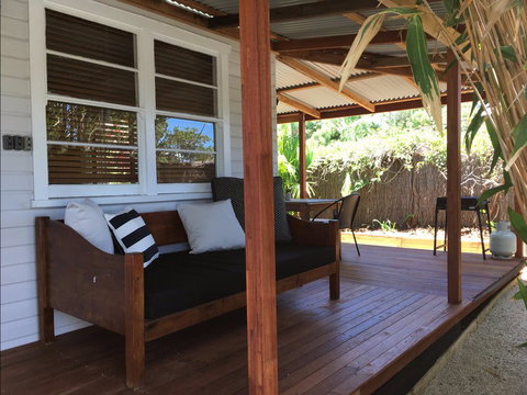 A Sunday Cottage - Accommodation Whitsundays 0