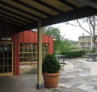 Surveyor General Inn - Accommodation Whitsundays