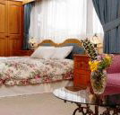 Chalet Swisse Spa Retreat - Accommodation Whitsundays