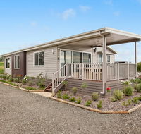 The Lake House Rothbury - Accommodation Whitsundays