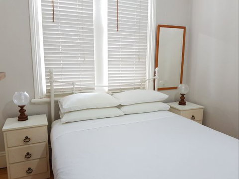 Newcastle Terraces And Apartments - Harbourside Apartment - Accommodation Whitsundays 6