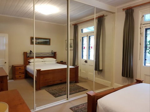 Newcastle Terraces And Apartments - Harbourside Apartment - Accommodation Whitsundays 14