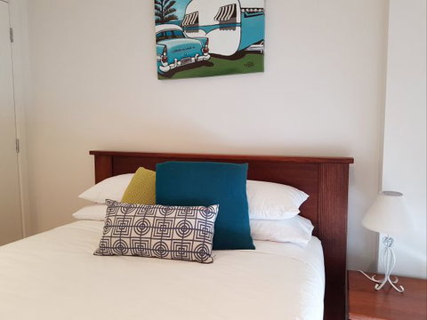 Newcastle Terraces And Apartments - Harbourside Apartment - Accommodation Whitsundays 21