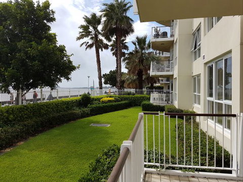 Newcastle Terraces And Apartments - Harbourside Apartment - Accommodation Whitsundays 22