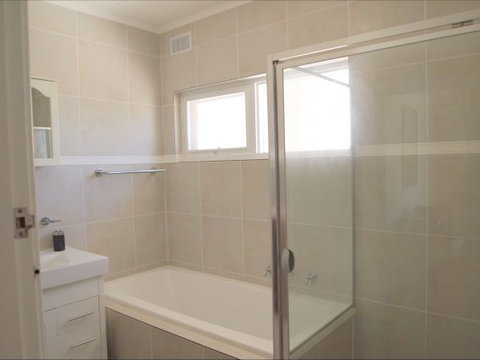 Christies Cottage For Holidays And Relocations. - Accommodation Whitsundays 7