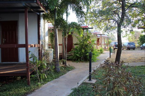 Savannah Way Motel - Accommodation Whitsundays 2