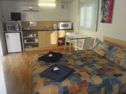 Savannah Way Motel - Accommodation Whitsundays 3